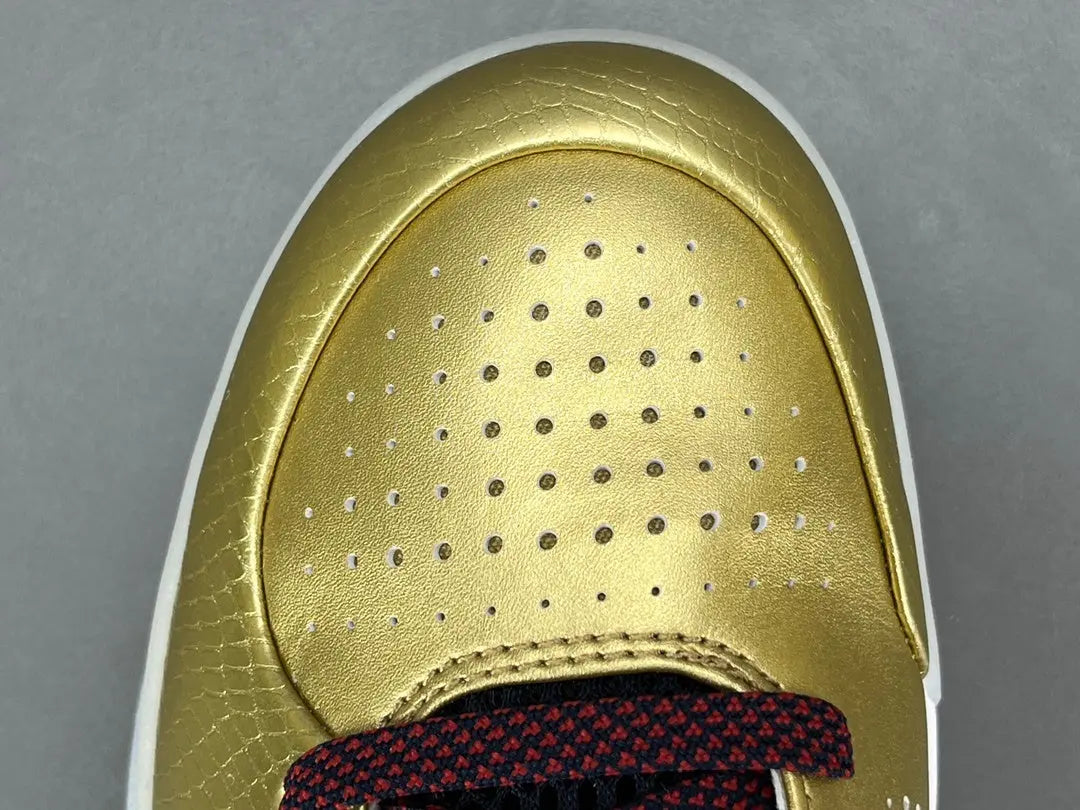 NIKE Kobe 4 Protro Gold Medal basketball sneaker, low-top, premium design