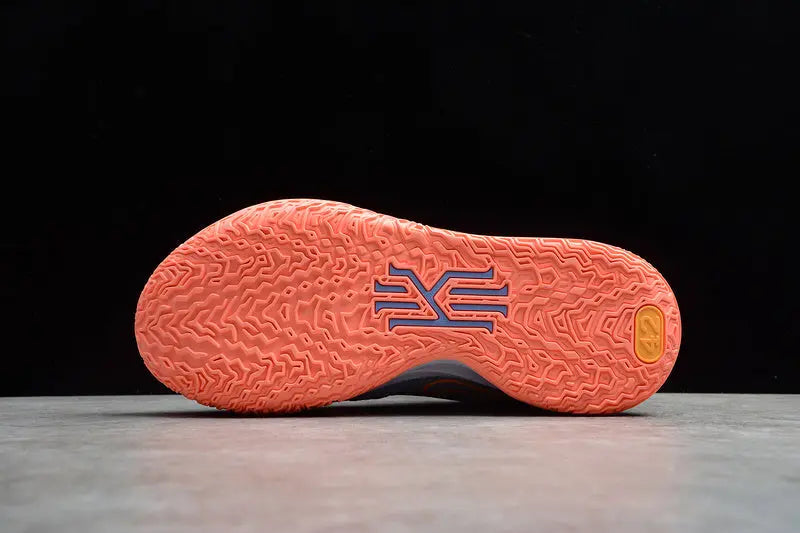 Nike Kyrie 7 x Expressions basketball shoes – low-top sneakers with bold artistic colorway, limited edition design, and Zoom Air cushioning for court performance