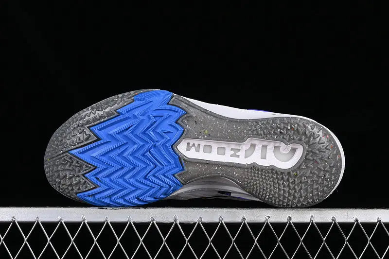 NIKE ZOOM GT CUT 2 x CATCHING FIRE limited edition basketball shoes – premium Zoom Air performance.
