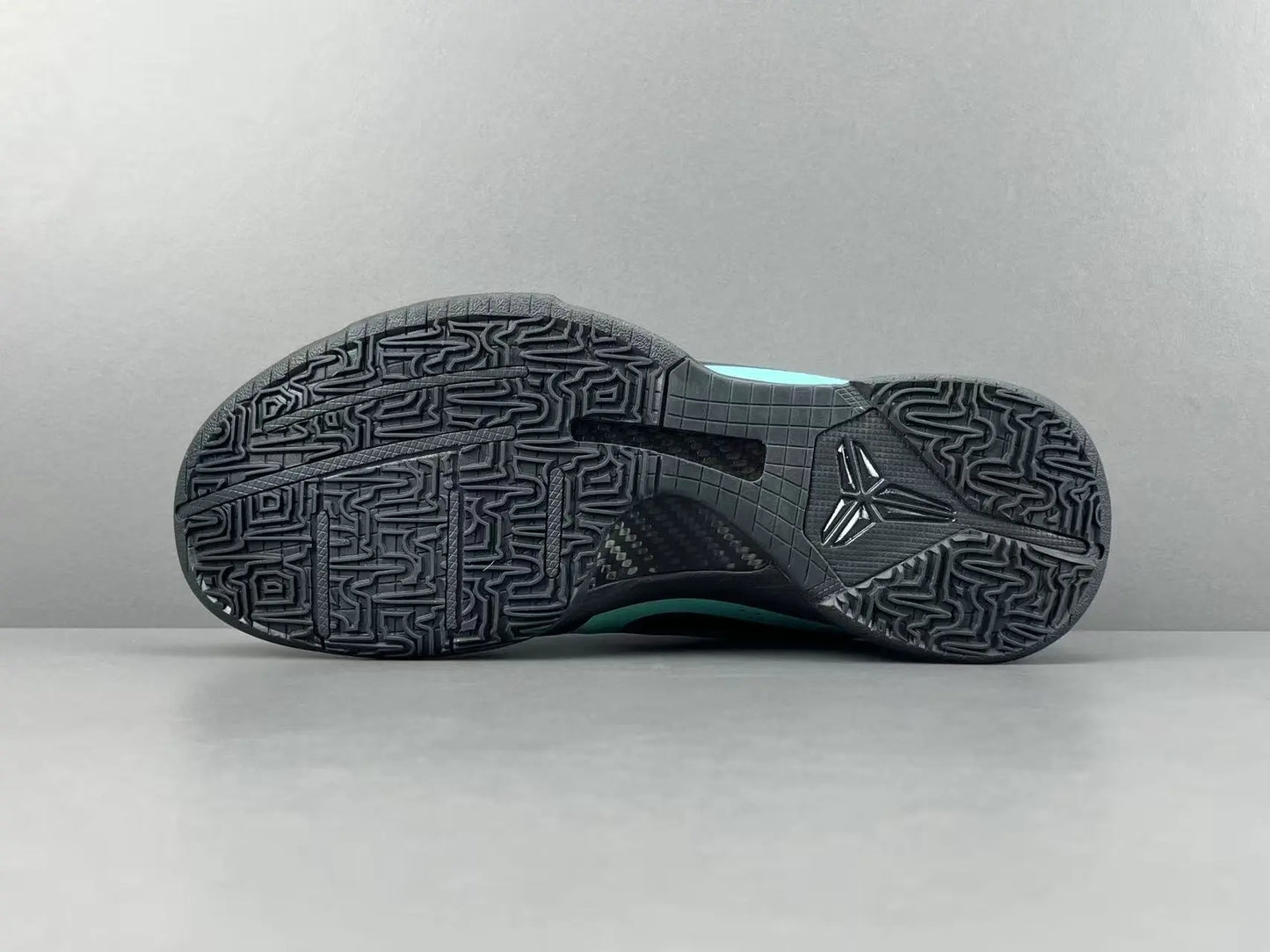 Nike Kobe 5 Protro EYBL Academy PE basketball sneakers featuring lightweight upper, forefoot Zoom Air, and elite traction