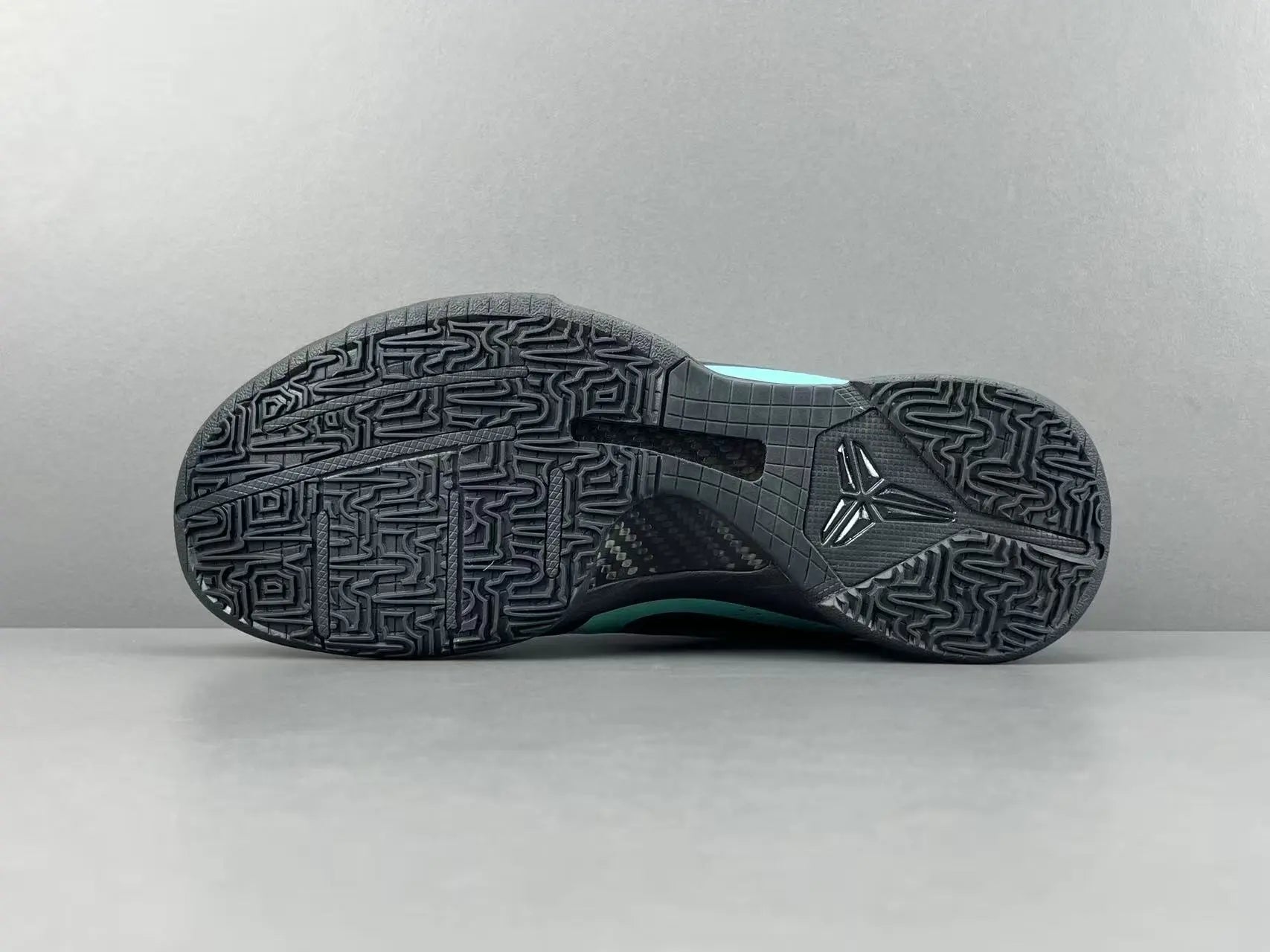 Nike Kobe 5 Protro EYBL Academy PE basketball sneakers featuring lightweight upper, forefoot Zoom Air, and elite traction