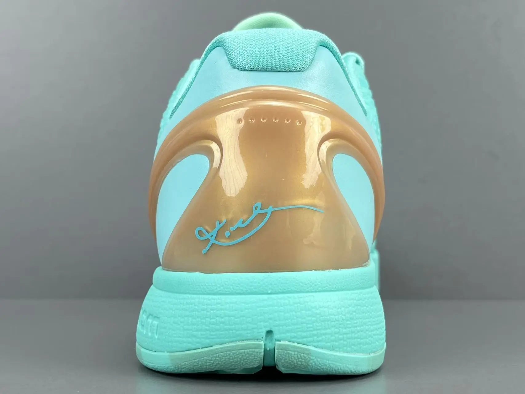 Nike Kobe 6 Protro Jalen Brunson Statue of Liberty basketball shoes green and metallic design

