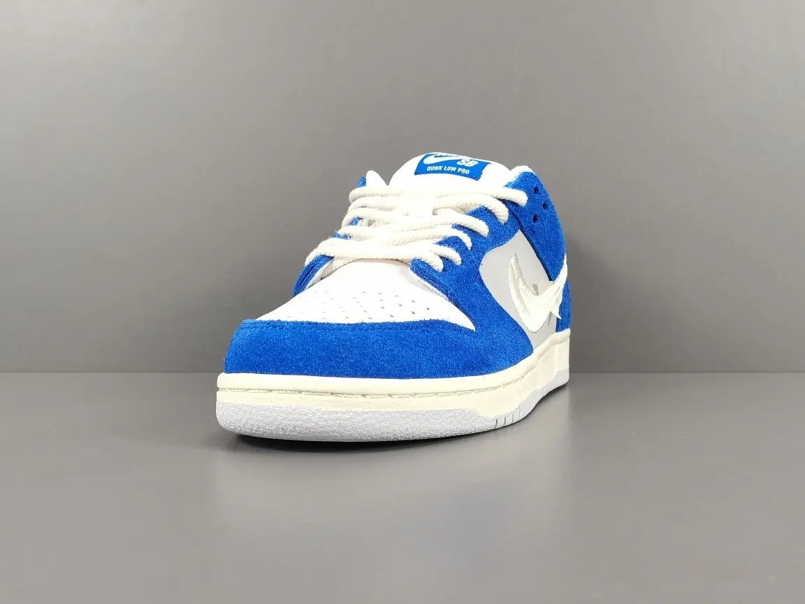 Nike SB Dunk Low Fly Streetwear Gardenia blue white green sneaker floral embroidery limited edition skate shoe