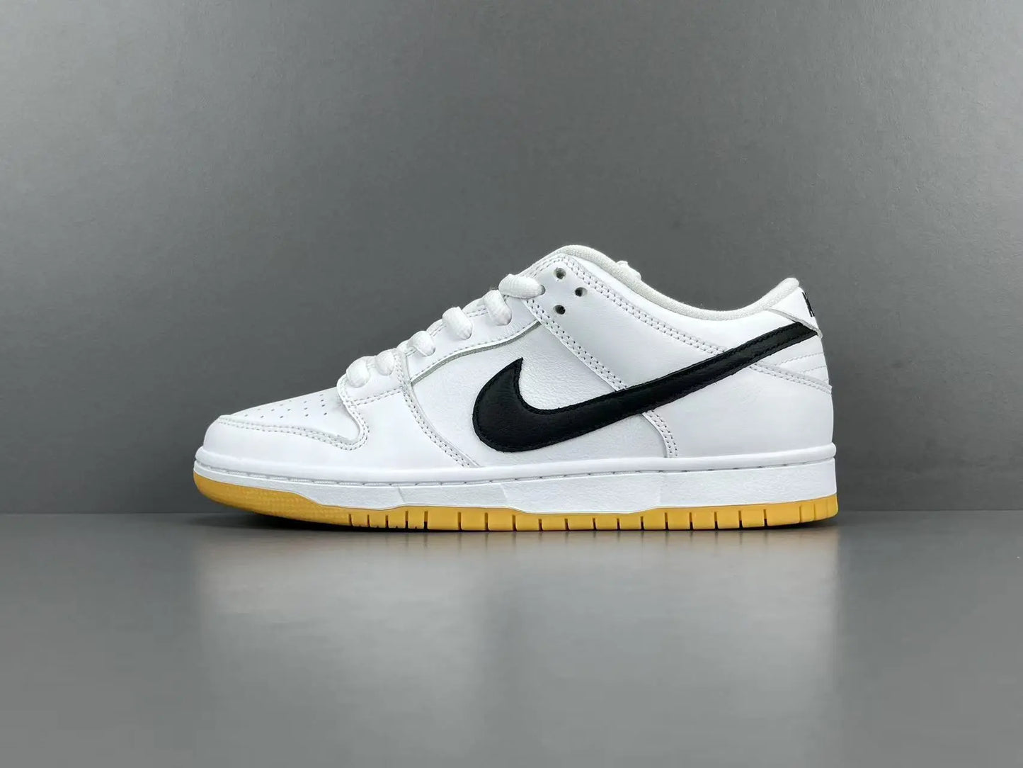 Nike SB Dunk Low White Gum skate shoes premium leather gum sole