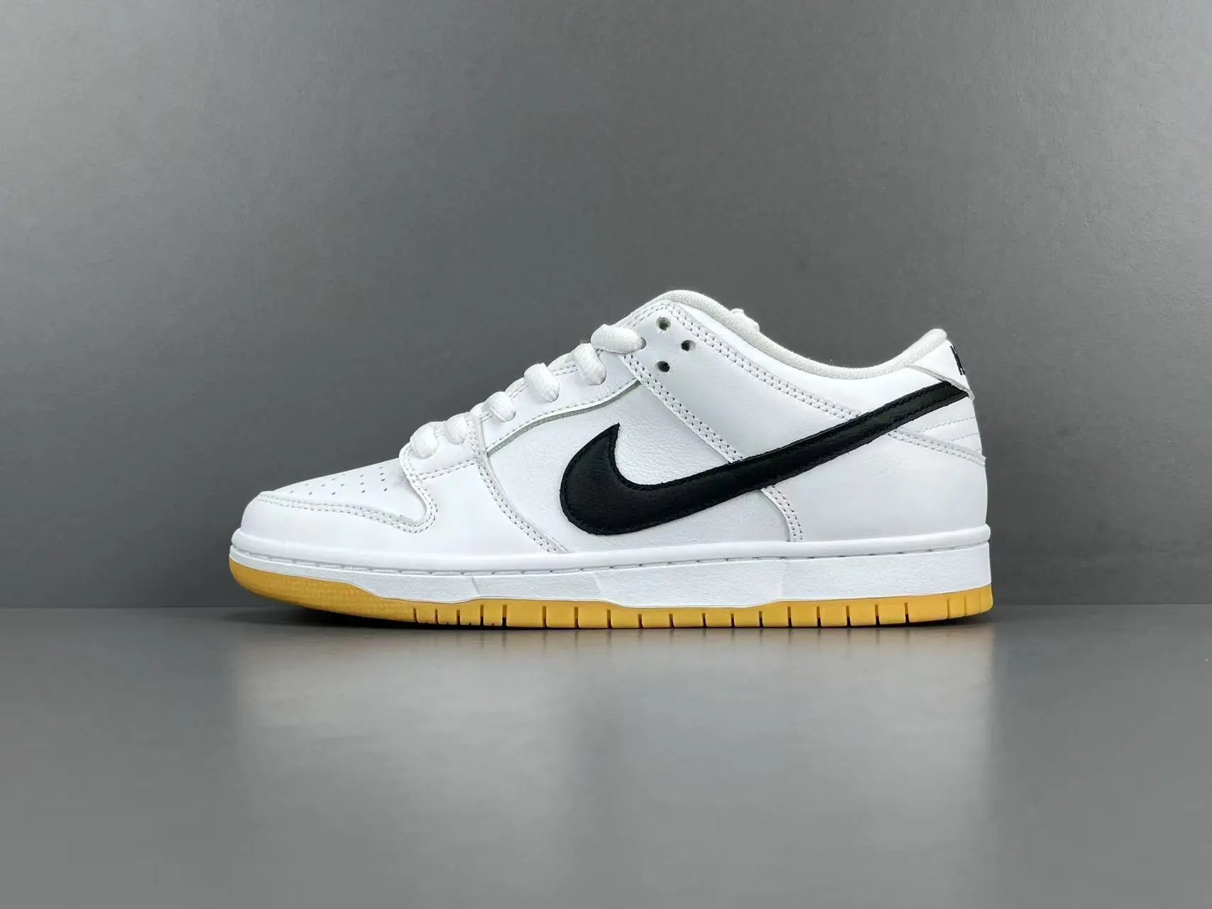 Nike SB Dunk Low White Gum skate shoes premium leather gum sole