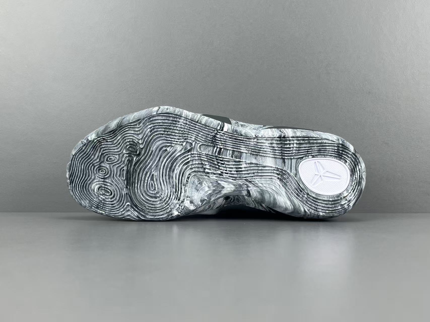 Nike Kobe 9 EM Low Protro Mambacita basketball shoes black gold mens sneakers