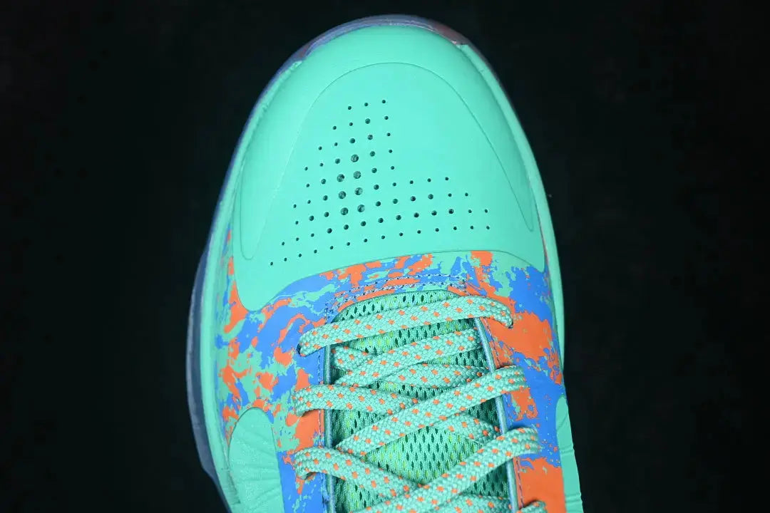 Outsole of Nike Kobe 5 Protro Jalen Brunson NY vs NY PE showing translucent blue sole and multidirectional traction pattern