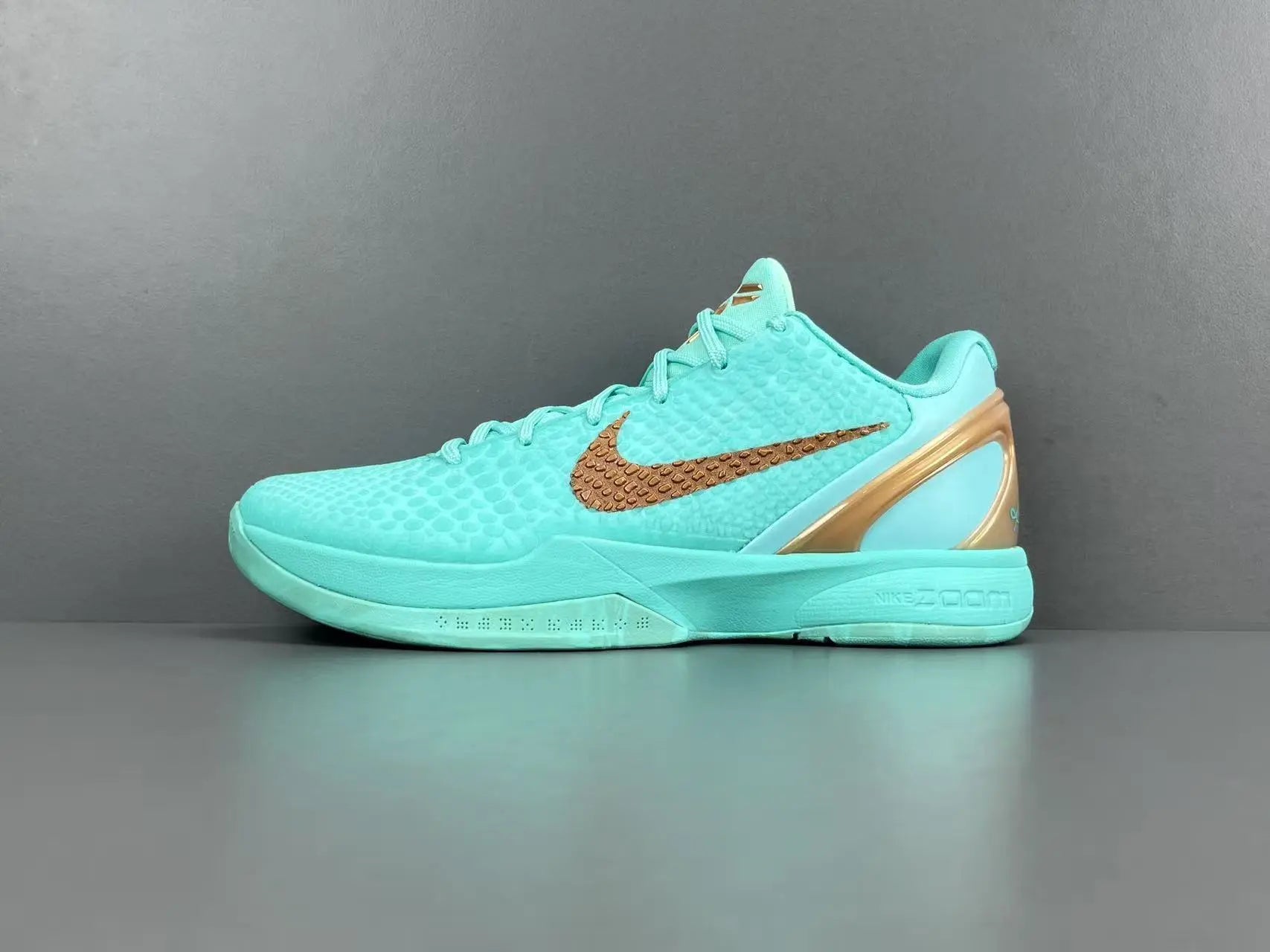Nike Kobe 6 Protro Jalen Brunson Statue of Liberty basketball shoes green and metallic design
