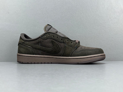 "Jordan 1 Retro Low OG SP x Travis Scott Velvet Brown – low-top sneaker with reverse Swoosh, suede upper in brown tones, and vintage-inspired details."