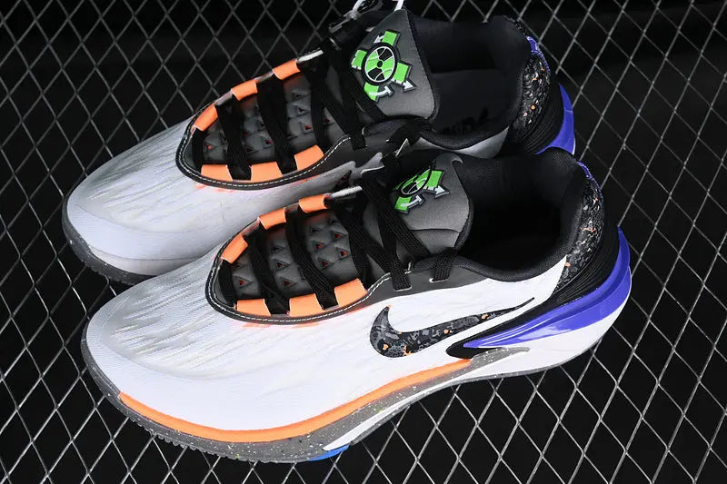 NIKE ZOOM GT CUT 2 x CATCHING FIRE limited edition basketball shoes – premium Zoom Air performance.
