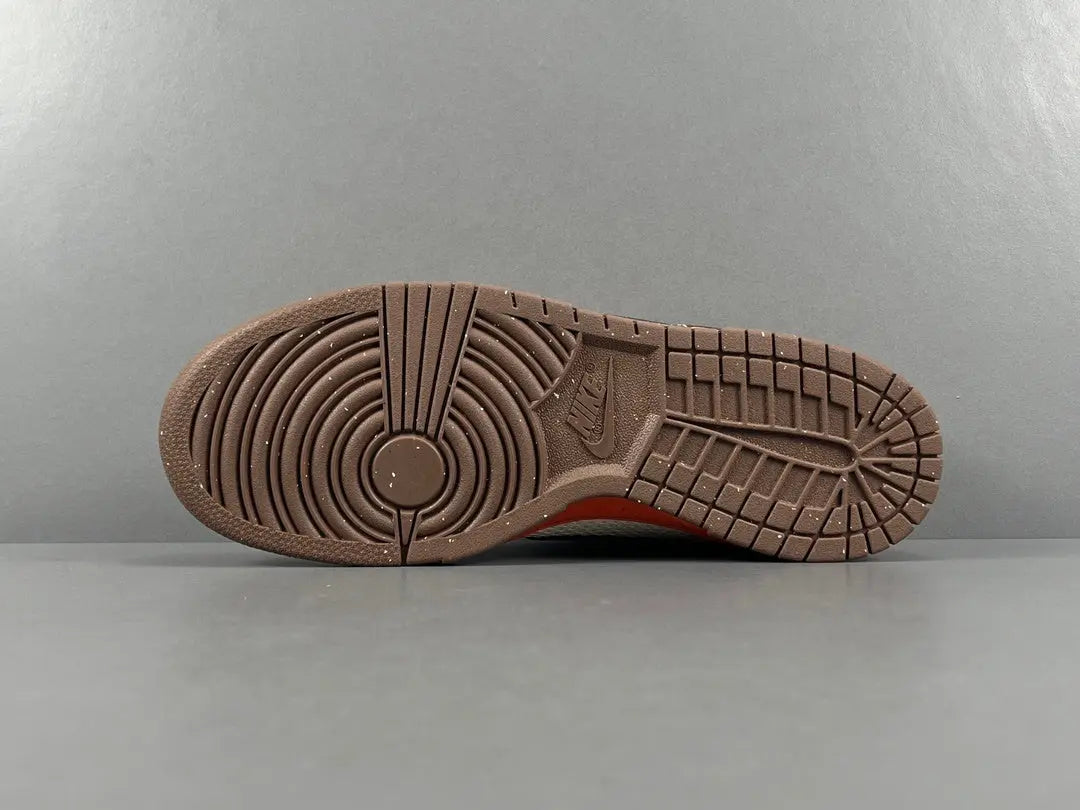Nike SB Dunk UN-Hemp low top skate sneaker natural hemp side view