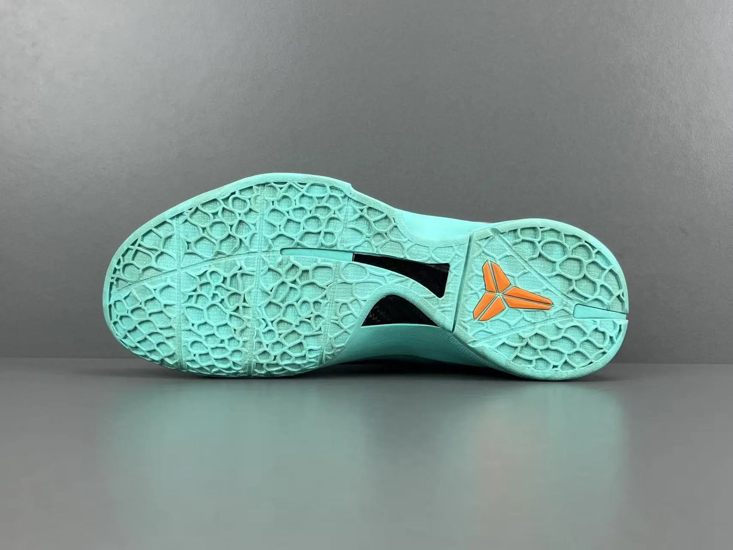 Nike Kobe 6 Protro Jalen Brunson Statue of Liberty basketball shoes green and metallic design
