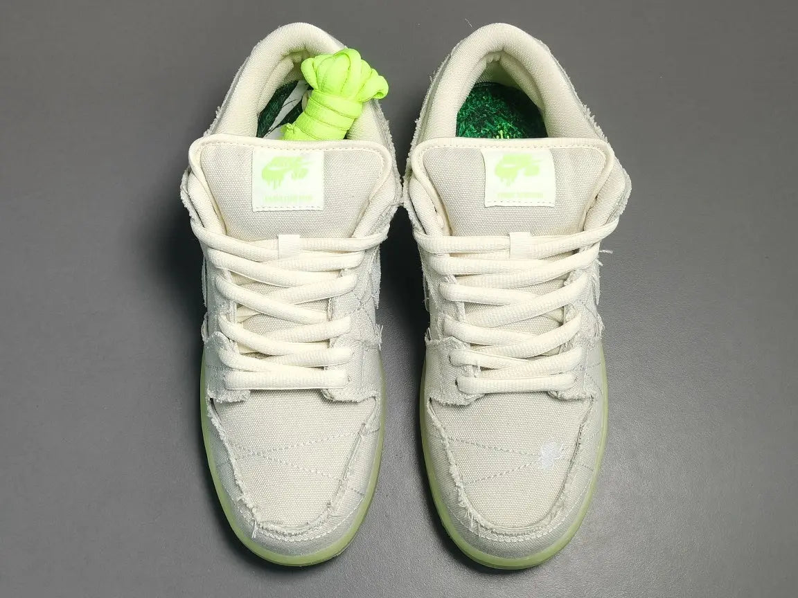 Nike SB Dunk Low Mummy glow in the dark tearaway sneaker limited
