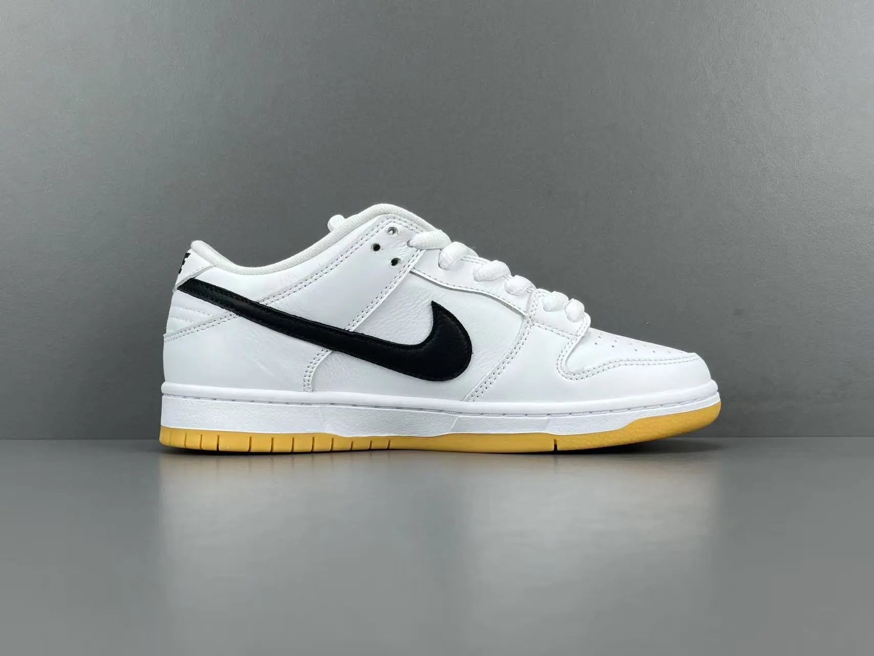 Nike SB Dunk Low White Gum skate shoes premium leather gum sole