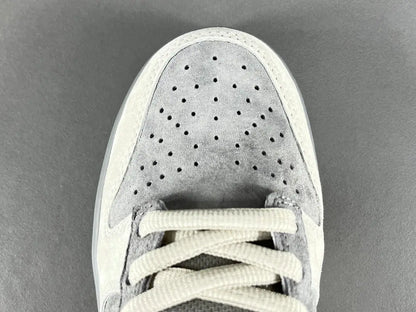 Nike SB Dunk Low London sneaker premium leather suede limited edition skateboarding streetwear shoe