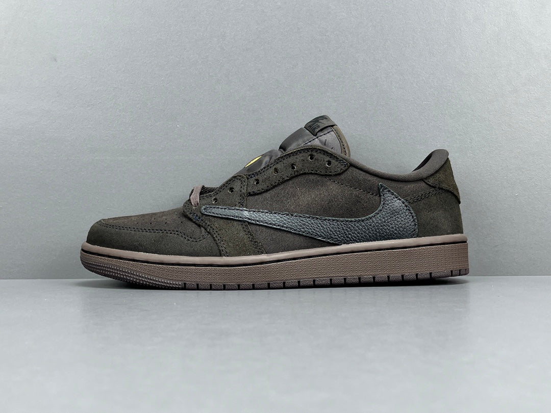 "Jordan 1 Retro Low OG SP x Travis Scott Velvet Brown – low-top sneaker with reverse Swoosh, suede upper in brown tones, and vintage-inspired details."