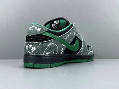 Nike SB Dunk Anthracite Gorge Green low top skate sneaker side view