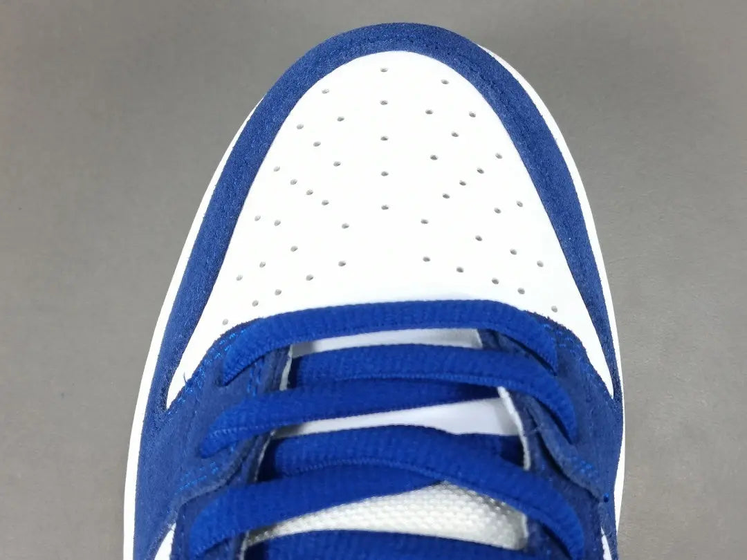 Nike SB Dunk Los Angeles Dodgers low top sneaker side view blue white