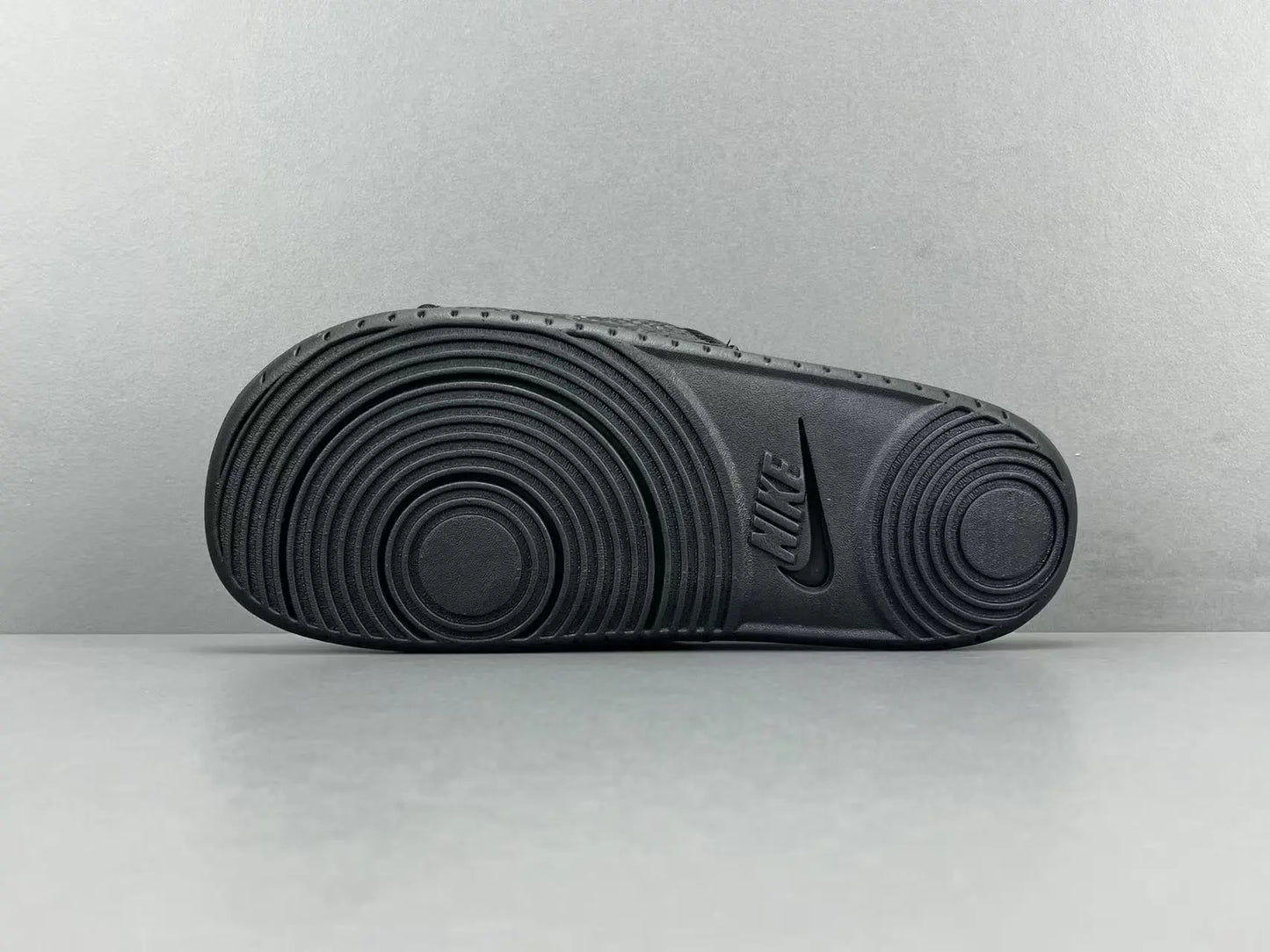 Nike Kobe Offcourt Slide Black comfortable basketball slides casual sportswear footwear mens
