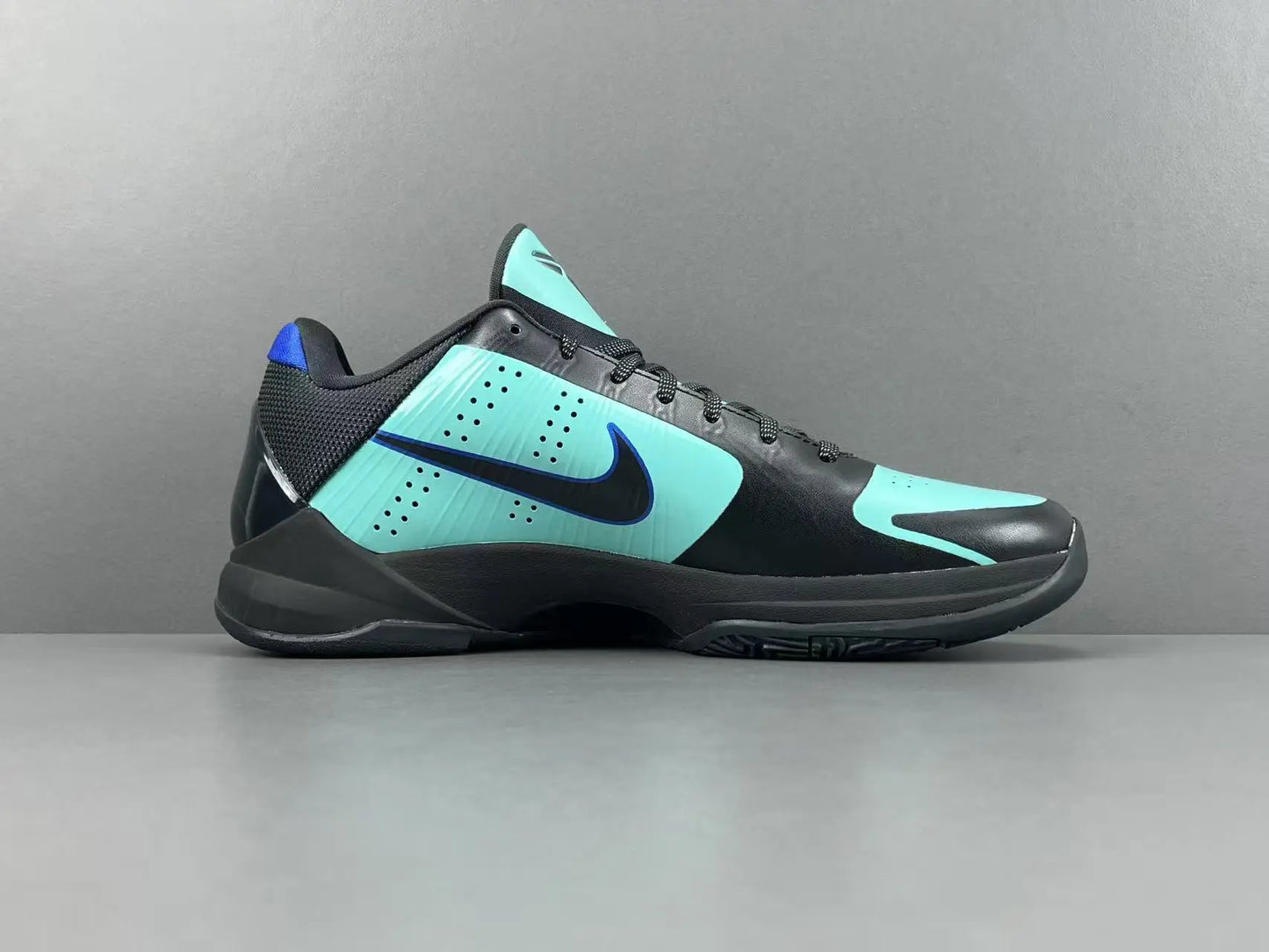 Nike Kobe 5 Protro EYBL Academy PE basketball sneakers featuring lightweight upper, forefoot Zoom Air, and elite traction