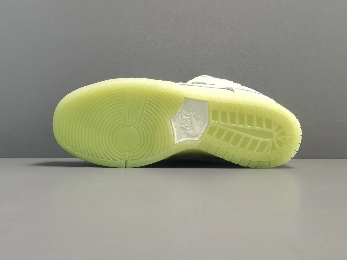 Nike SB Dunk Low Mummy glow in the dark tearaway sneaker limited
