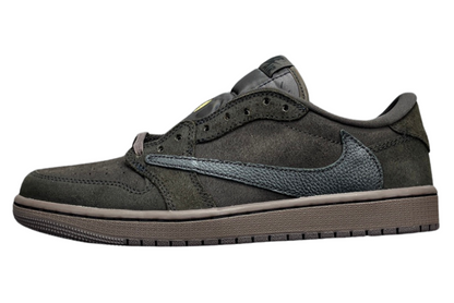 "Jordan 1 Retro Low OG SP x Travis Scott Velvet Brown – low-top sneaker with reverse Swoosh, suede upper in brown tones, and vintage-inspired details."