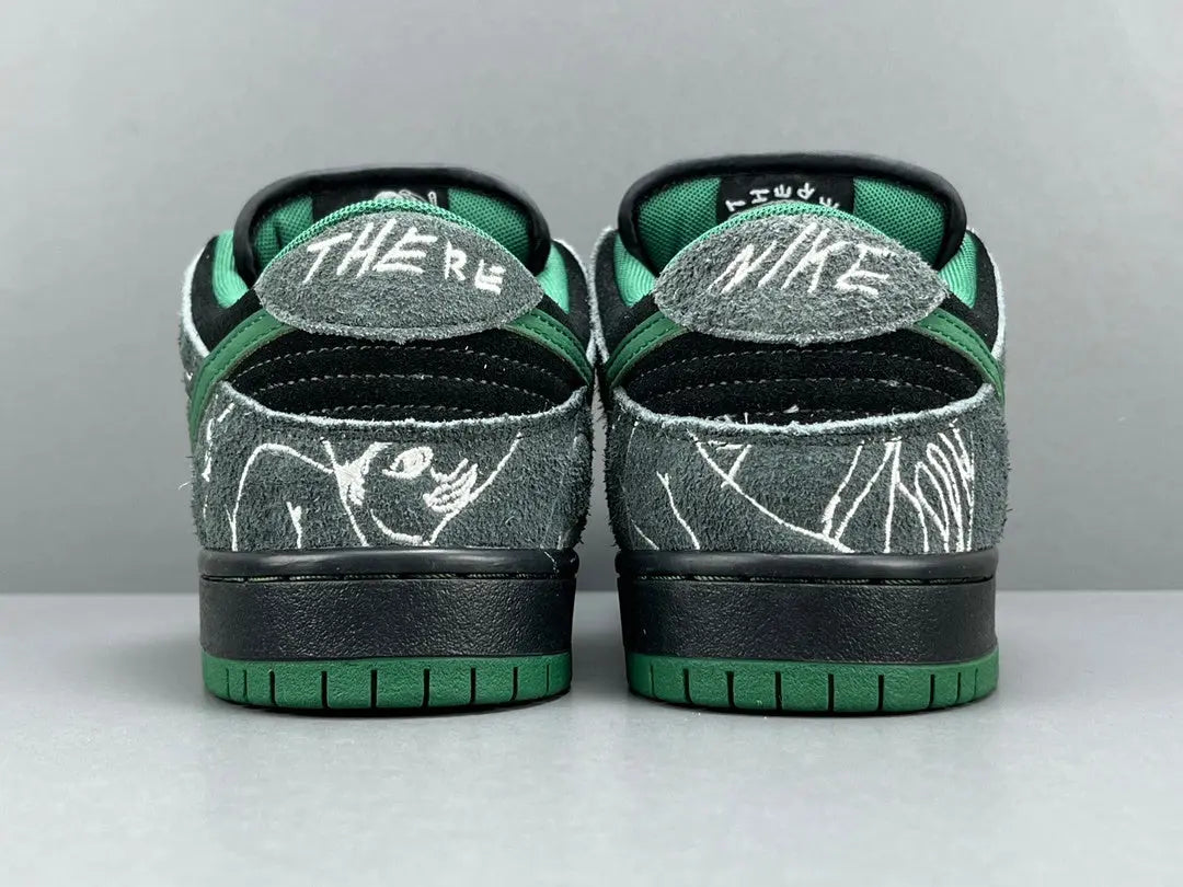 Nike SB Dunk Anthracite Gorge Green low top skate sneaker side view