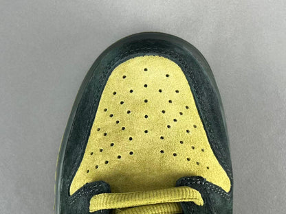 Nike SB Dunk Low x Supreme 94 Camper Green sneaker premium leather
