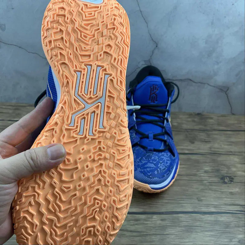 Nike Kyrie 7 x Sisterhood basketball shoes – blue Hyper Royal sneakers with Melon Tint accents and Zoom Air cushioning for performance
