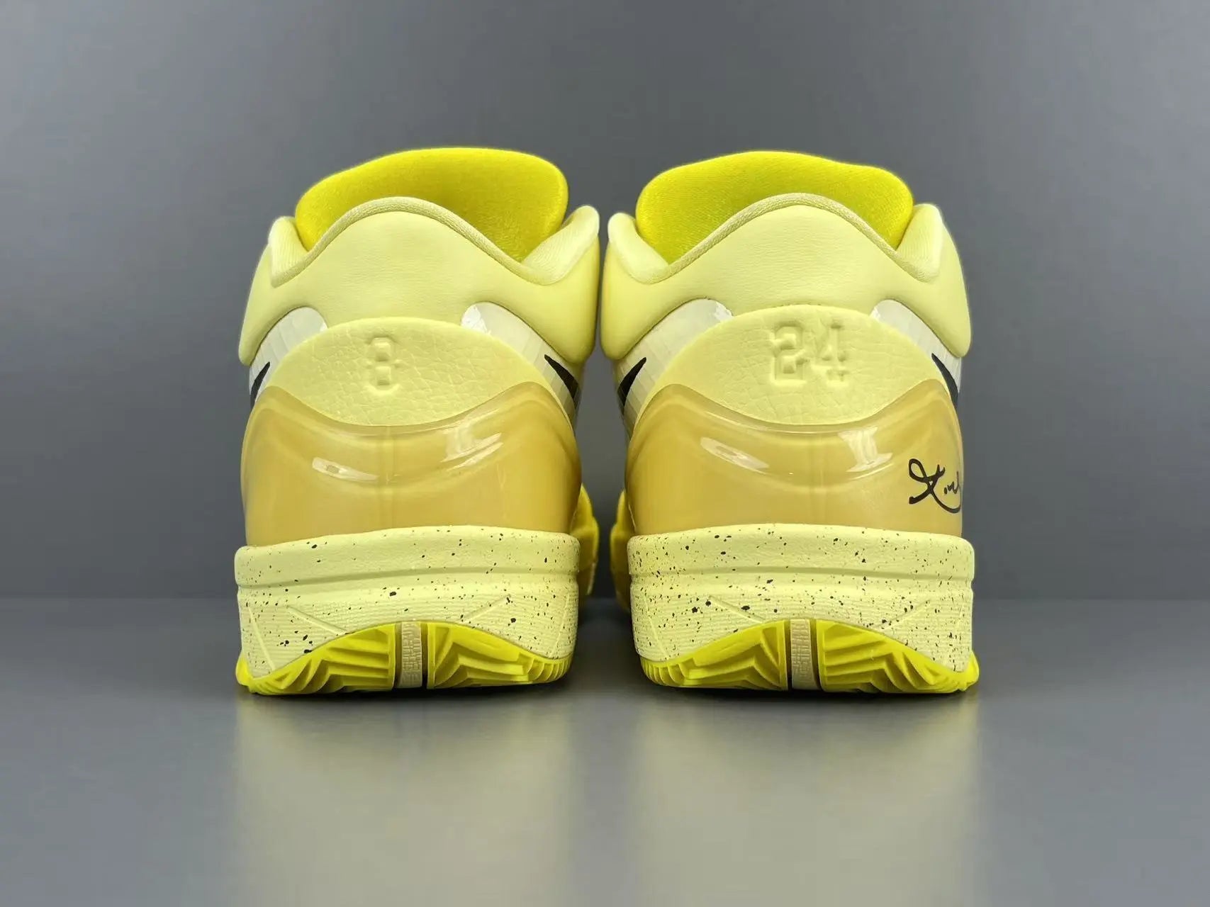 NIKE Kobe 4 Protro CHBL basketball sneaker, low-top, premium performance design
