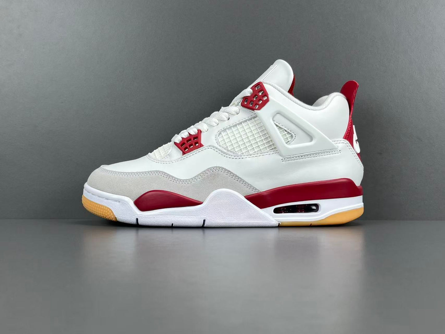 Jordan 4 SB Varsity Red sneakers premium skateboarding basketball shoes