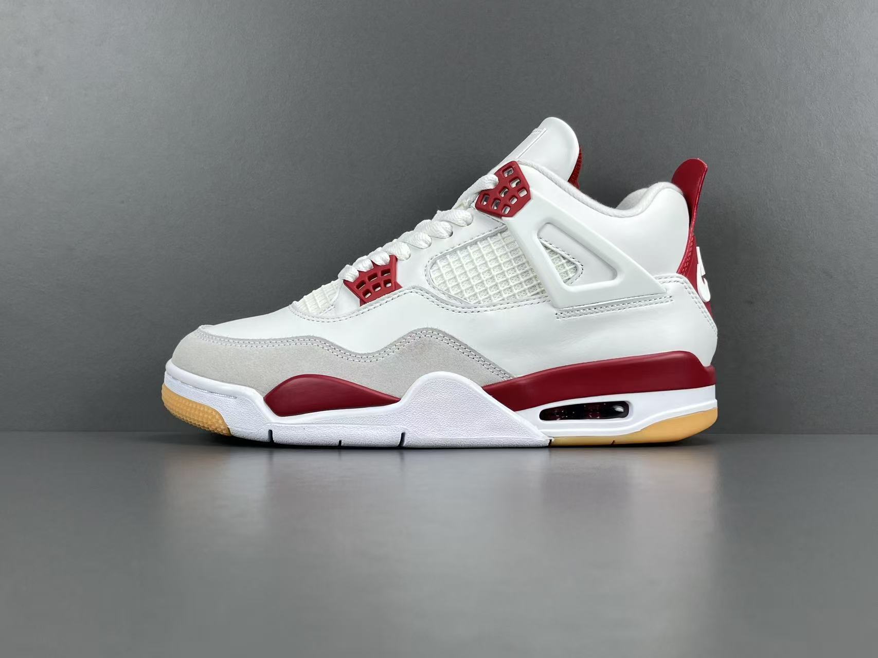 Jordan 4 SB Varsity Red sneakers premium skateboarding basketball shoes