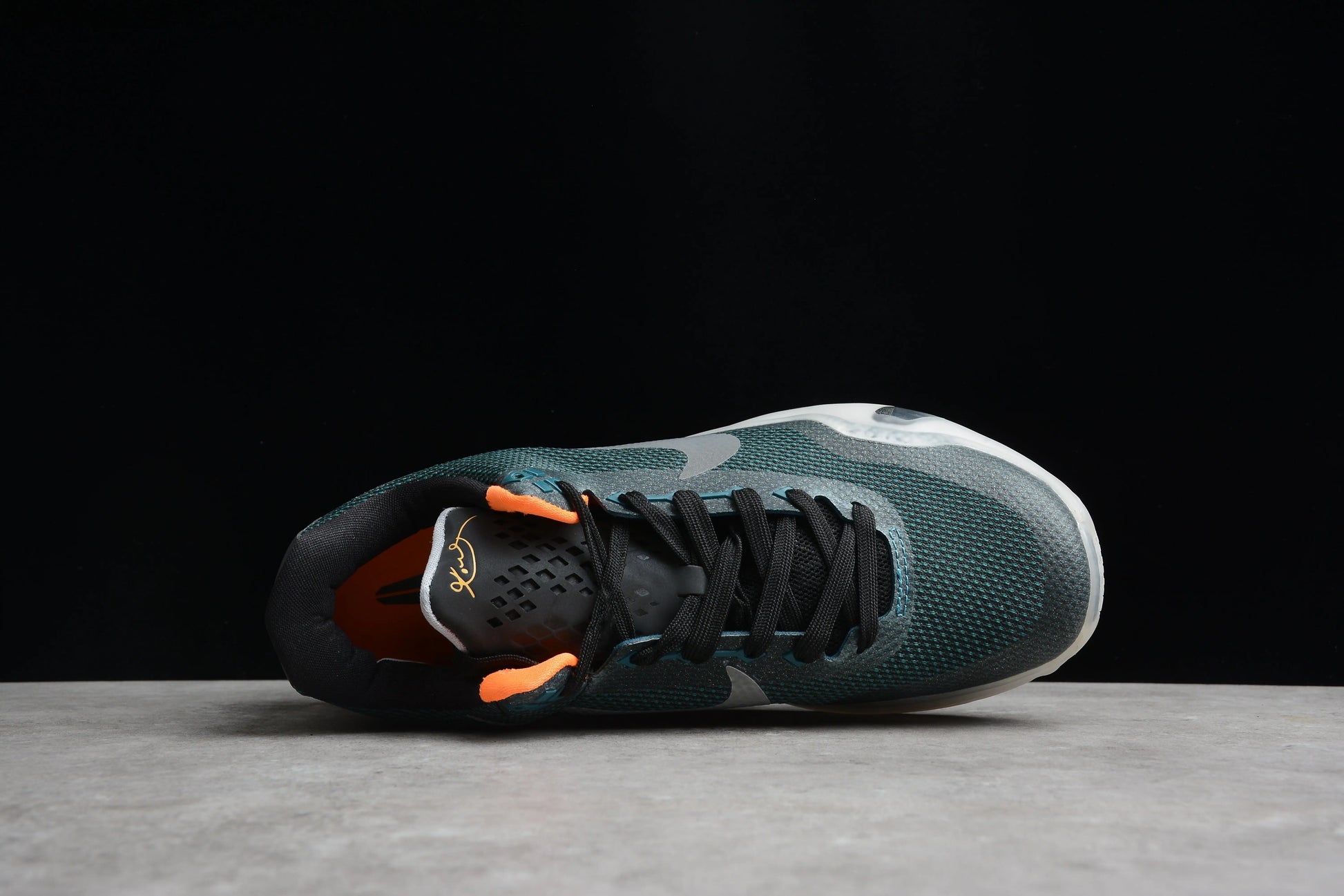 Nike Kobe 10 Flight basketball shoes mens performance sneakers elite