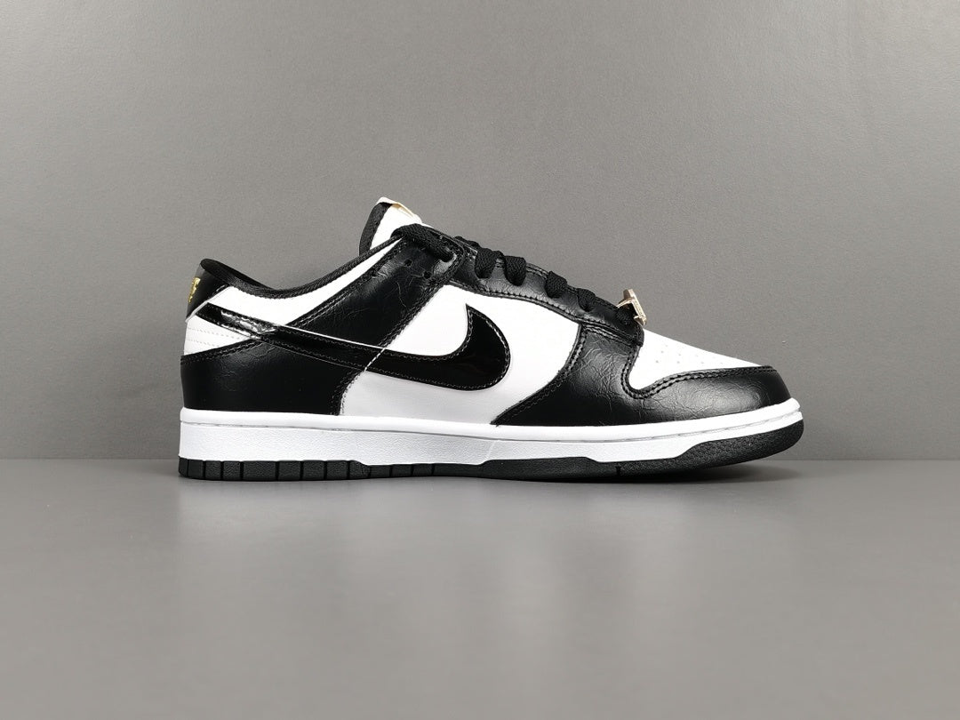 NIKE DUNK x WORLD CHAMPS BLACK WHITE Replico