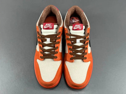 Nike SB Dunk UN-Hemp low top skate sneaker natural hemp side view