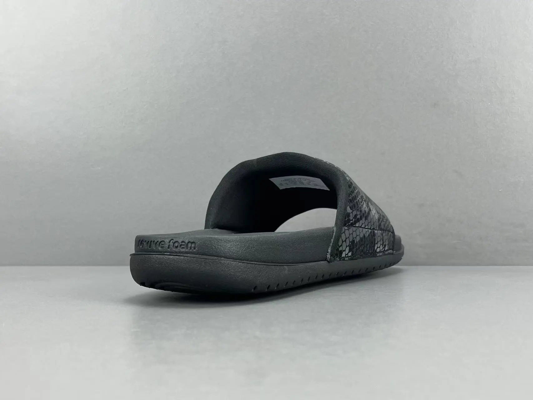 Nike Kobe Offcourt Slide Black comfortable basketball slides casual sportswear footwear mens
