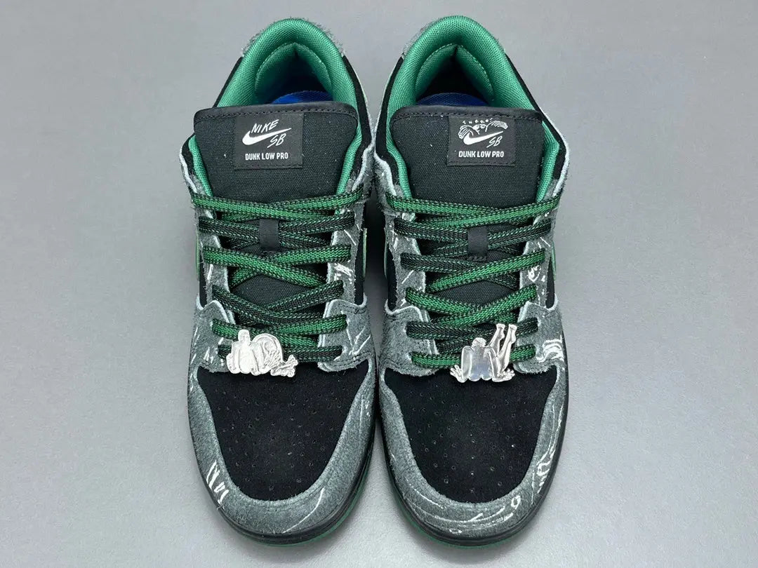 Nike SB Dunk Anthracite Gorge Green low top skate sneaker side view