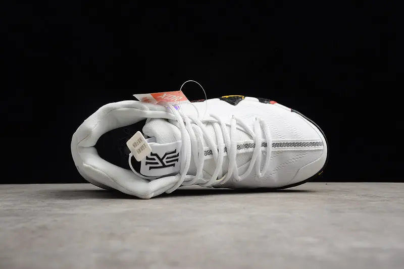 Nike Kyrie 4 x NCAA basketball shoes – low-top sneakers with college-inspired colorway and Zoom Air cushioning for performance