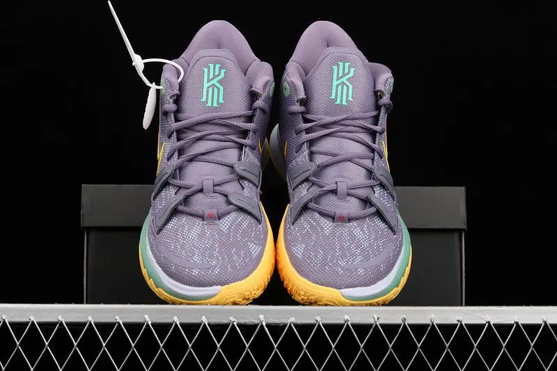 Nike Kyrie 7 x Daybreak basketball shoes – low-top sneakers with sunrise-inspired colorway, Zoom Air cushioning, and performance traction