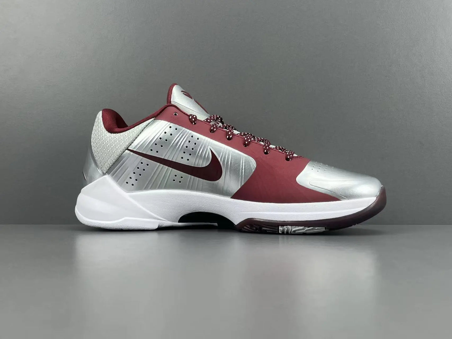 NIKE KOBE 5 LOWER MERION ACES AWAY BASKETBALL SHOES LIMITED EDITION
